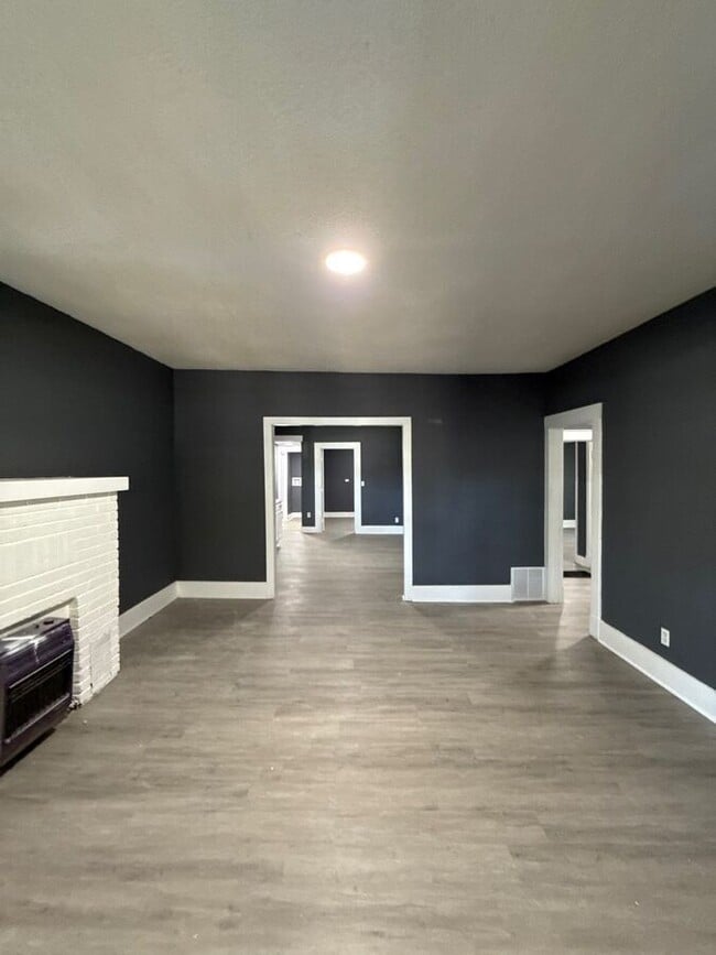 Building Photo - 3164 Yale Ave