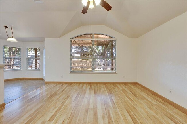 Foto del edificio - 2625 Gate Ridge Dr