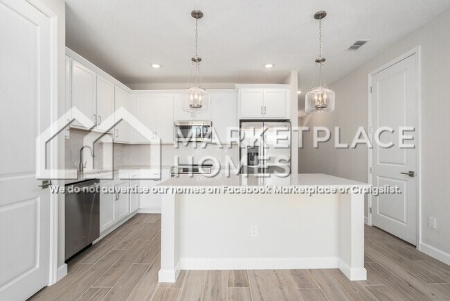 Building Photo - 7678 Deer Vly Cir