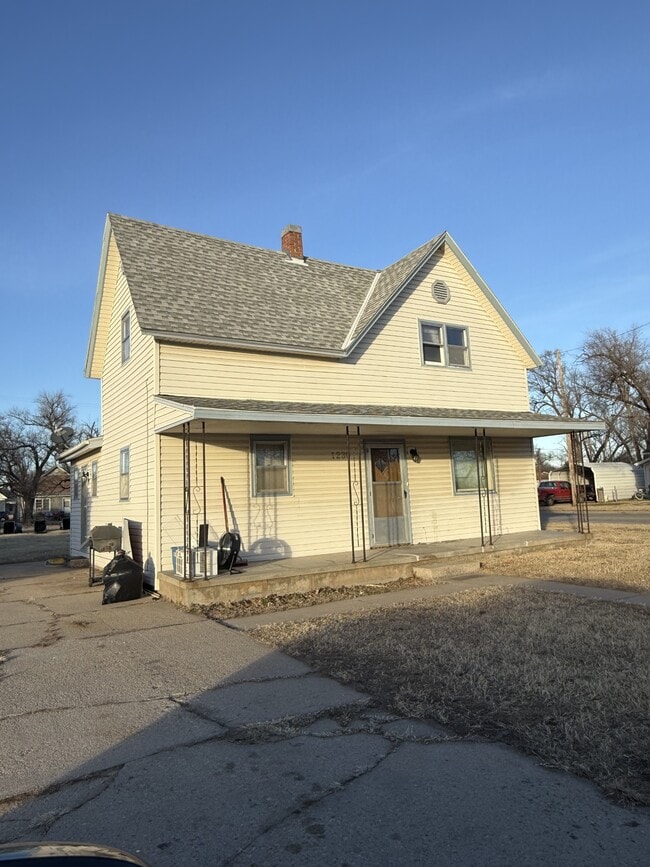 Building Photo - 1230 E 6th Ave