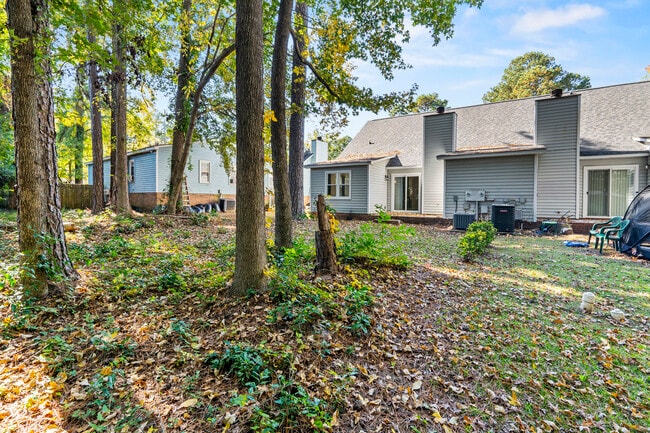 Building Photo - 241 Friarsgate Blvd