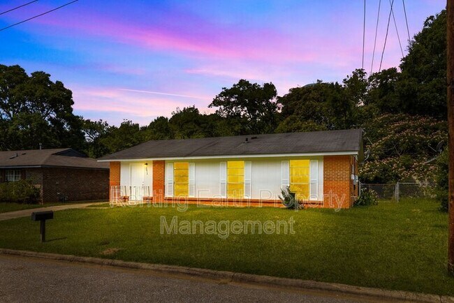 Building Photo - 3613 Erwin Dr