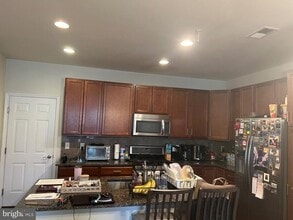Building Photo - 3048 Rittenhouse Cir