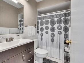 Building Photo - 2601 Bellefontaine