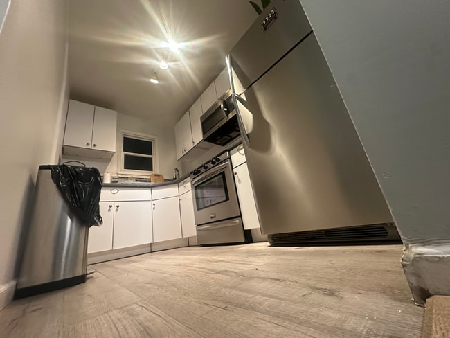 Building Photo - 188 Cornelia St