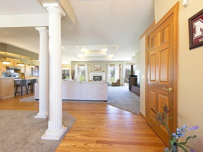 Building Photo - 1805 Red Tail Dr