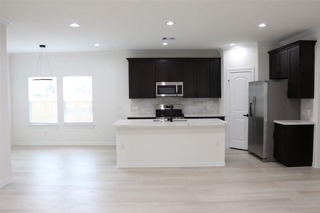 Foto del edificio - 16602 Bonnie Sean Dr