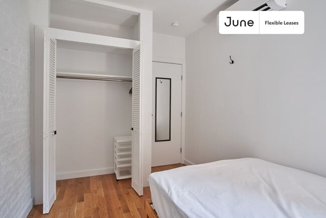 Building Photo - Charming Private ROOM in Bed-Stuy