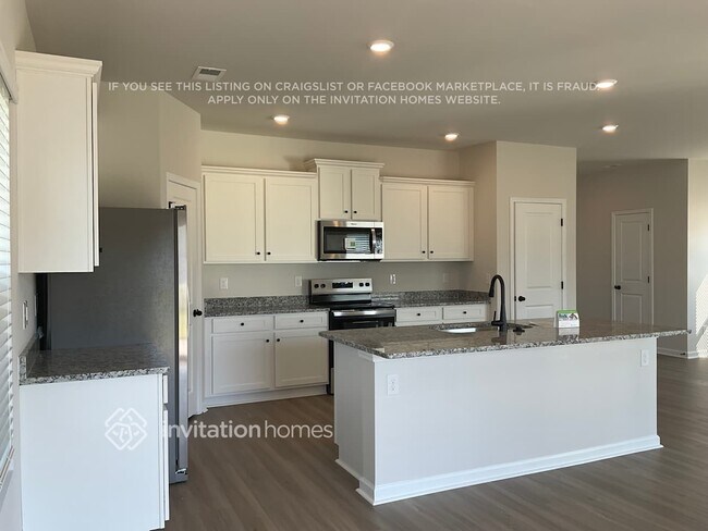 Building Photo - 3315 Fox Hall Dr