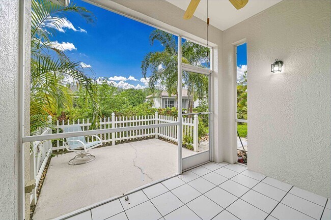 Foto del edificio - Annual Rental -3 bed/2.5 bath House in heart of Estero - 2 car garage - No Pets