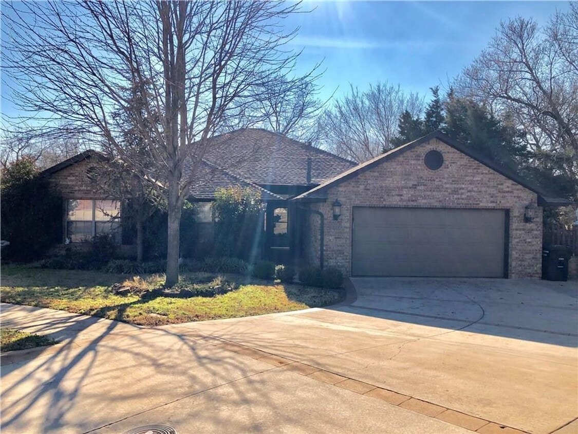 Primary Photo - For Lease - Comfortable and Convenient Living