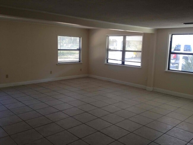 Foto del edificio - 2214 Peach Dr