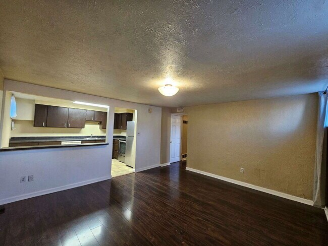 Foto del edificio - 4288 N Hooker St