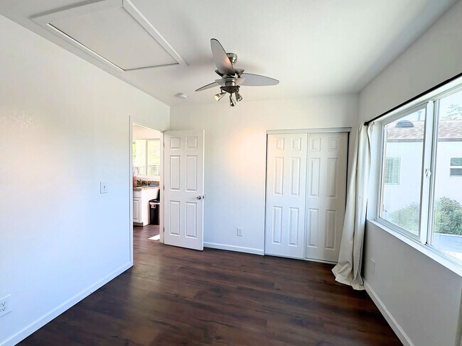 Foto del edificio - 711 E J St