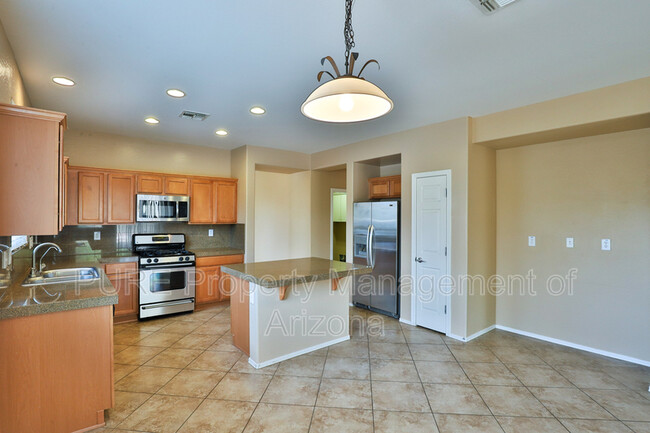 Building Photo - 38005 N Pagoda Ln