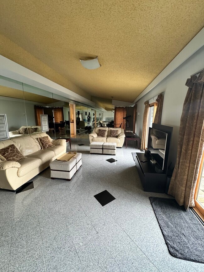 Foto del edificio - 3848 McDivitt Dr