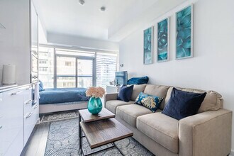 Building Photo - 19 Grand Trunk Crescent