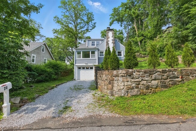 Building Photo - 24 Annadale St