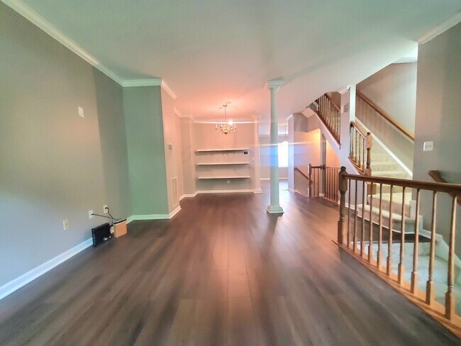 Foto del edificio - 9705 Tulip Tree Dr
