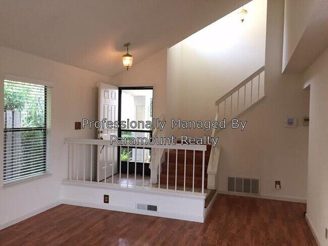 Building Photo - 1303 Muench Ct
