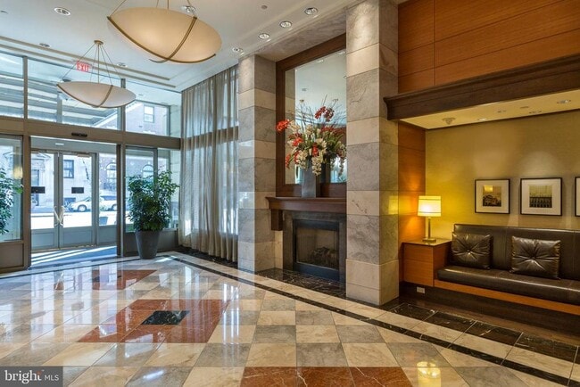 Building Photo - 440 S Broad St