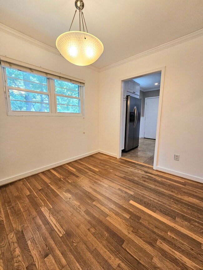 Foto del edificio - 3660 Peachtree Rd NE