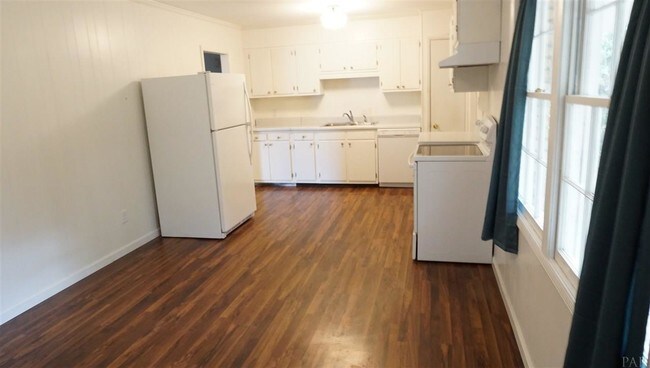 Building Photo - 7915 La Nain Dr