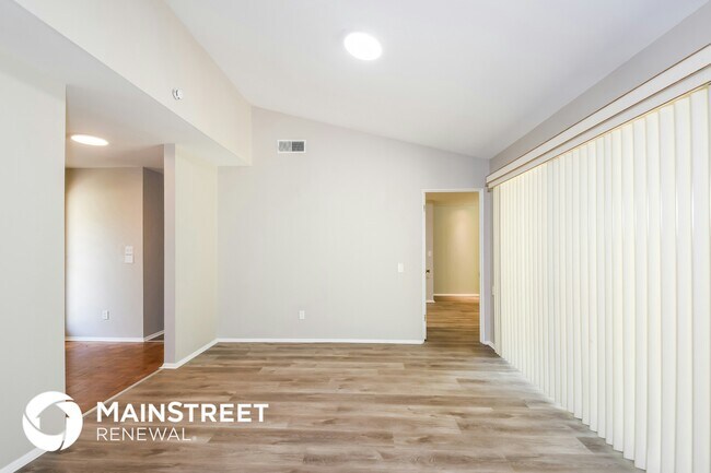 Foto del edificio - 1665 Pepperwood Dr