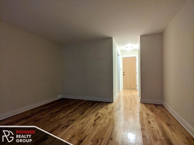 Foto del edificio - 563 W Arlington Pl