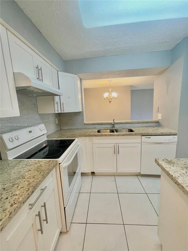 Photo - 1231 SW 46th Ave Apartment