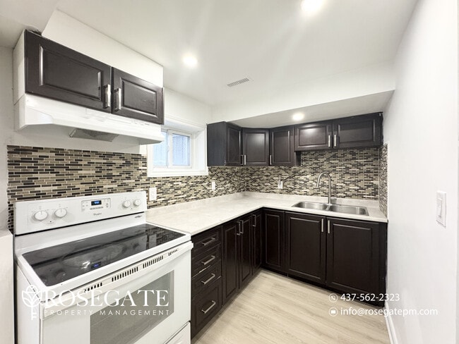 Photo du bâtiment - Cozy Studio Basement Apartment in Prime Brampton Location