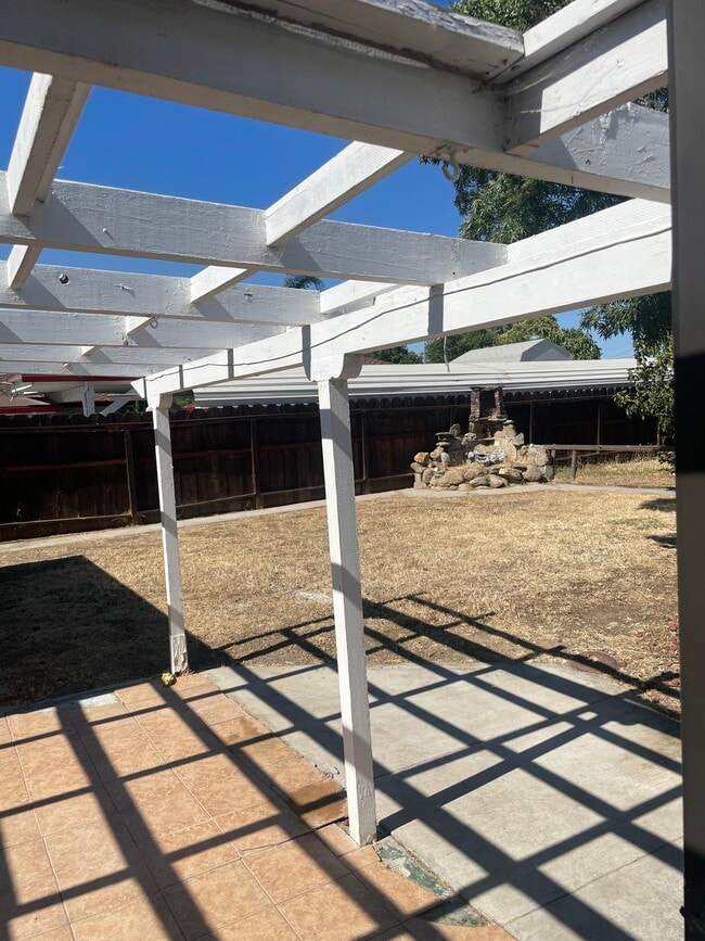 Building Photo - 1234 Arizona Ave