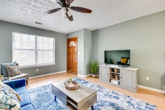 Building Photo - 1735 Nutmeg St