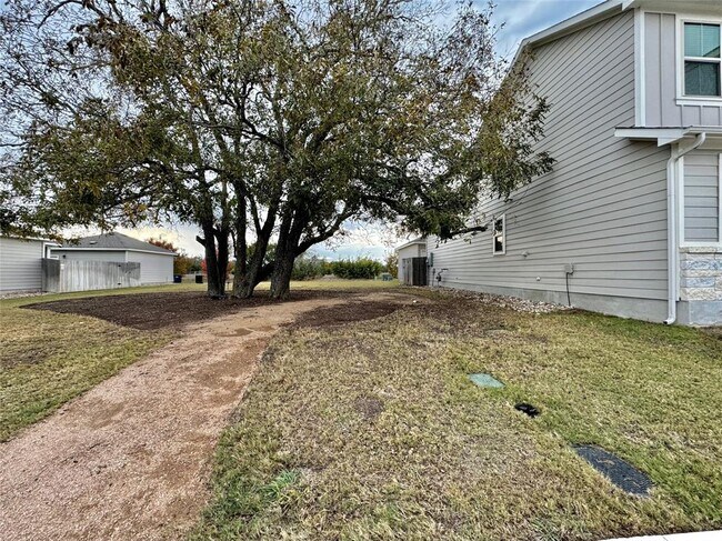Building Photo - 2105 Arendale Dr