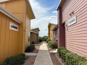 Building Photo - 151 Rikardson