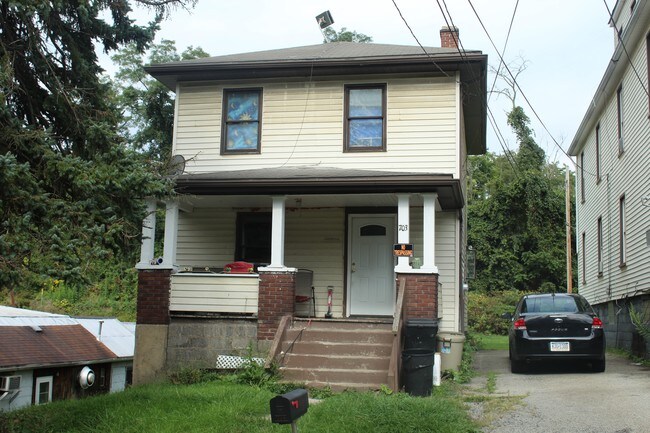 Foto del edificio - 703 & 705 McGowan Avenue
