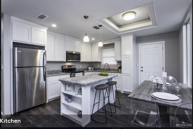 Building Photo - 6 Alta Vista Dr