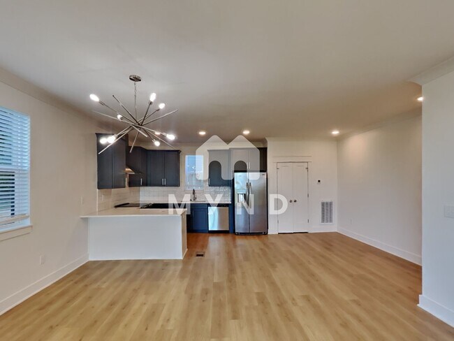 Building Photo - 428 38th Ave N Unit 4
