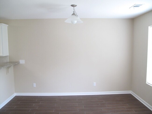 Building Photo - 145 Connor Lp