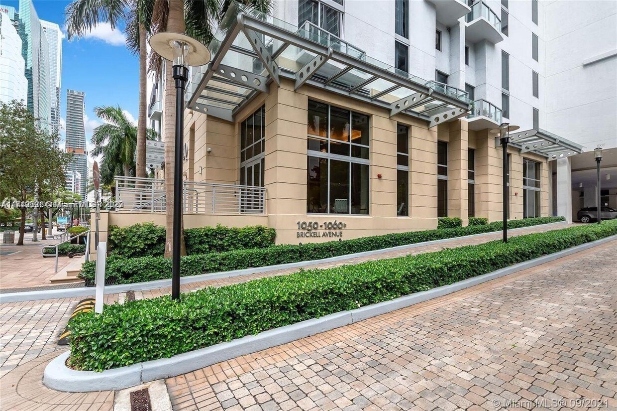 Foto principal - 1050 Brickell Ave