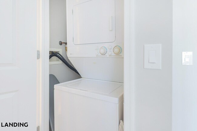 Foto del edificio - 100 River Park Dr