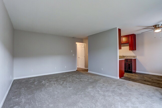 Building Photo - Look no Further, Tyee offers a SUPER 2bed/...