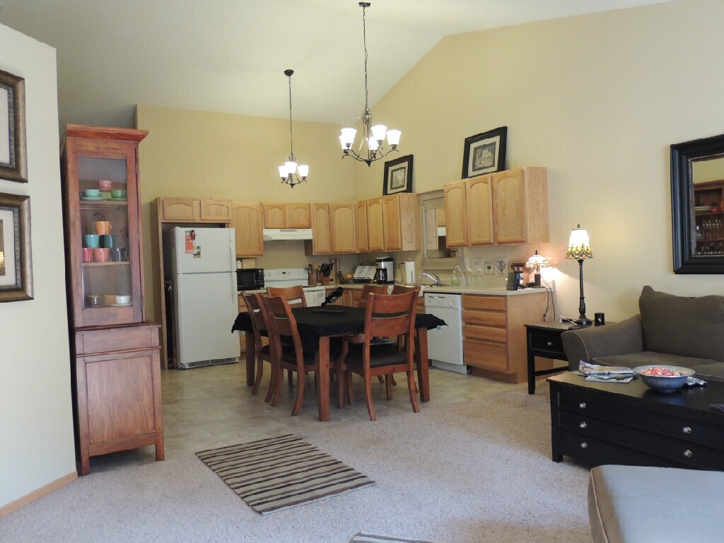 55 Crown Pointe Curv, Hudson, WI 54016 Townhome Rentals in Hudson WI