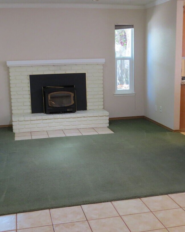 Building Photo - 3 br, 2 bath House - 628 Garfield Street