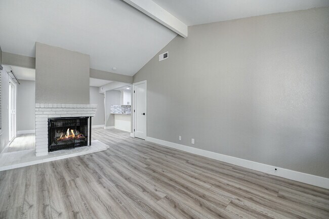 Foto del edificio - 2434 Camino Garden Way