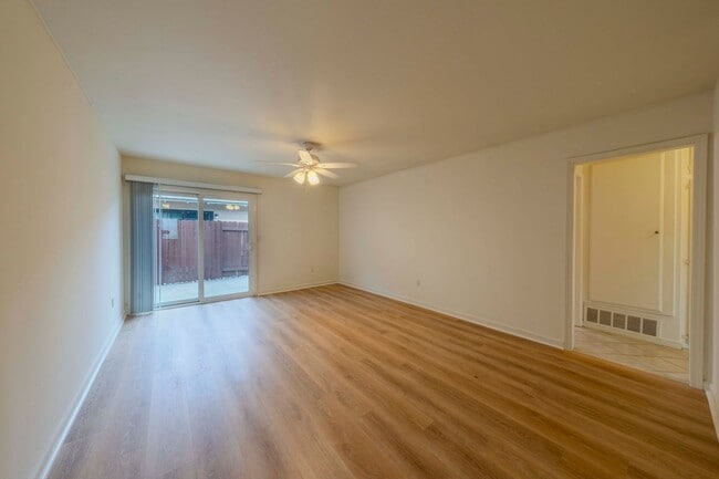 Photo - 16581 Sabot Ln Apartment