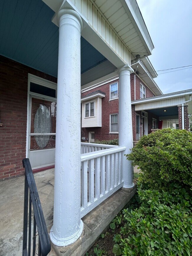 Building Photo - Memorial/2216-2218