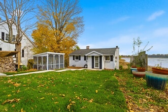 W6705 N Lakeshore Cir