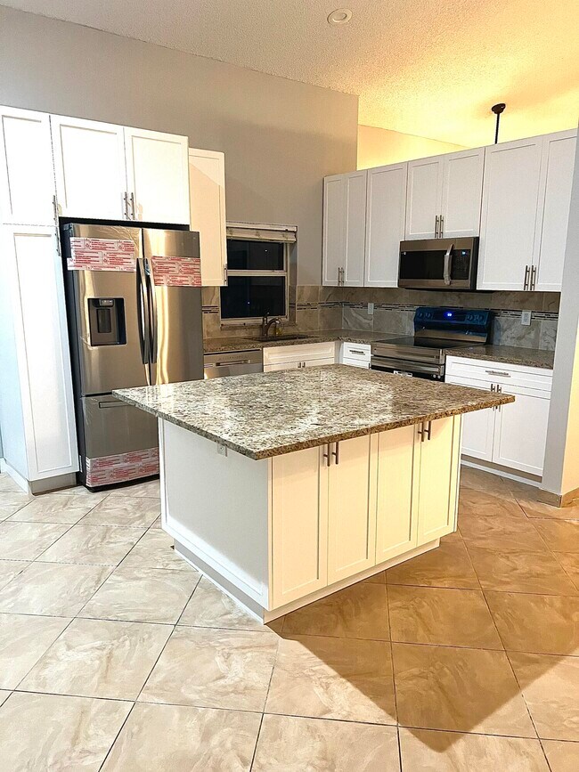 Foto del edificio - 18859 La Costa Ln