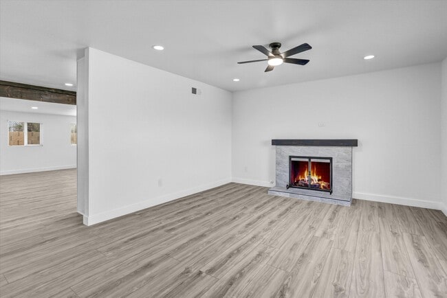 Foto del edificio - 2040 E 5th St